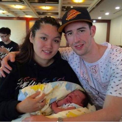 华裔妈妈美国产女视频,跨国亲情见证