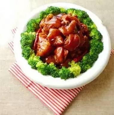 纯干国产猪蹄好吃吗视频,纯干工艺，口感惊艳！